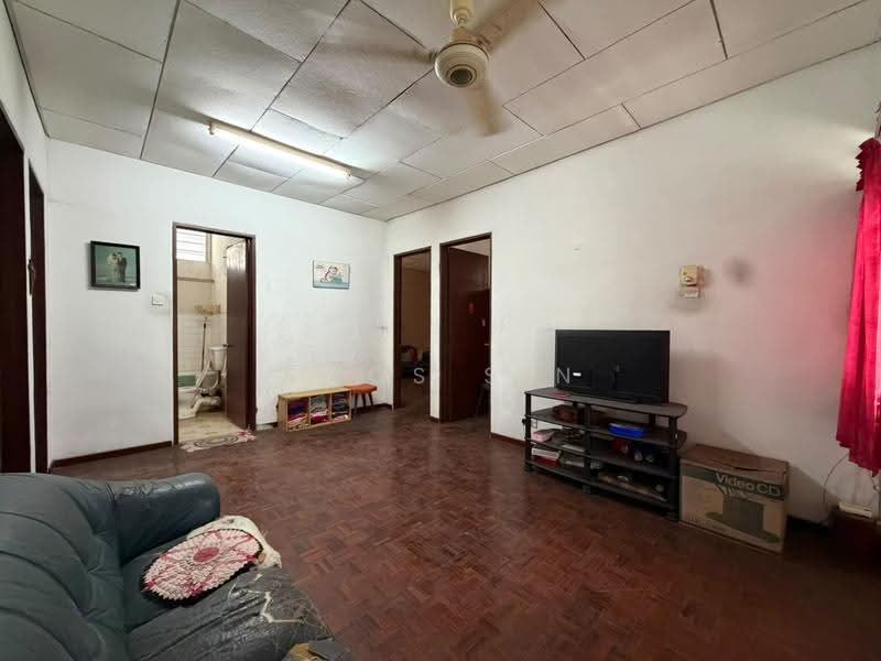 Bungalow House for Sale in Minden Heights (Gelugor) - Amos Sin - Living Room - PropertyGuru.com.my