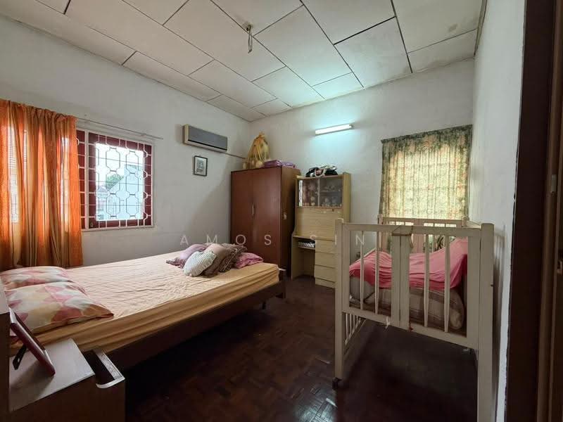 Bungalow House for Sale in Minden Heights (Gelugor) - Amos Sin - Bedroom - PropertyGuru.com.my
