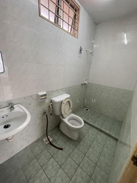 3-storey Terraced House for Sale in Taman Minang Ria (Cheras) - Jake Lim - Bathroom - PropertyGuru.com.my