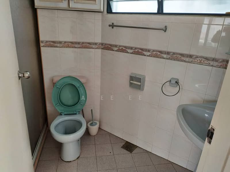 Apartment for Rent at MBF Tower - A Ee Ee - Bathroom - PropertyGuru.com.my