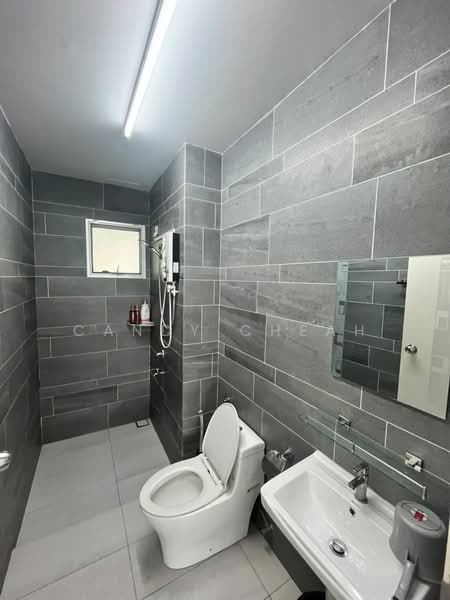 Kondominium untuk Disewa di Signature Two - Candy Cheah - Bathroom - PropertyGuru.com.my