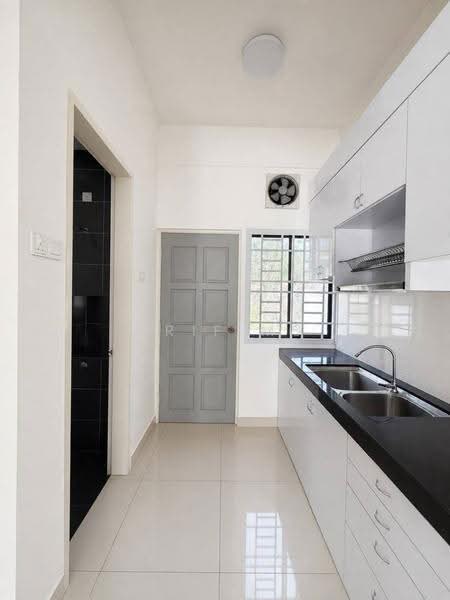Rumah Teres untuk Dijual di Kangkar Pulai (Skudai) - Arif MS - Kitchen - PropertyGuru.com.my