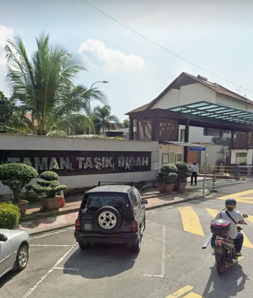 Rumah Teres 3-Tingkat untuk Dijual di Taman Tasik Indah (Jalan Ipoh) - Alicia Soo - Exterior - PropertyGuru.com.my