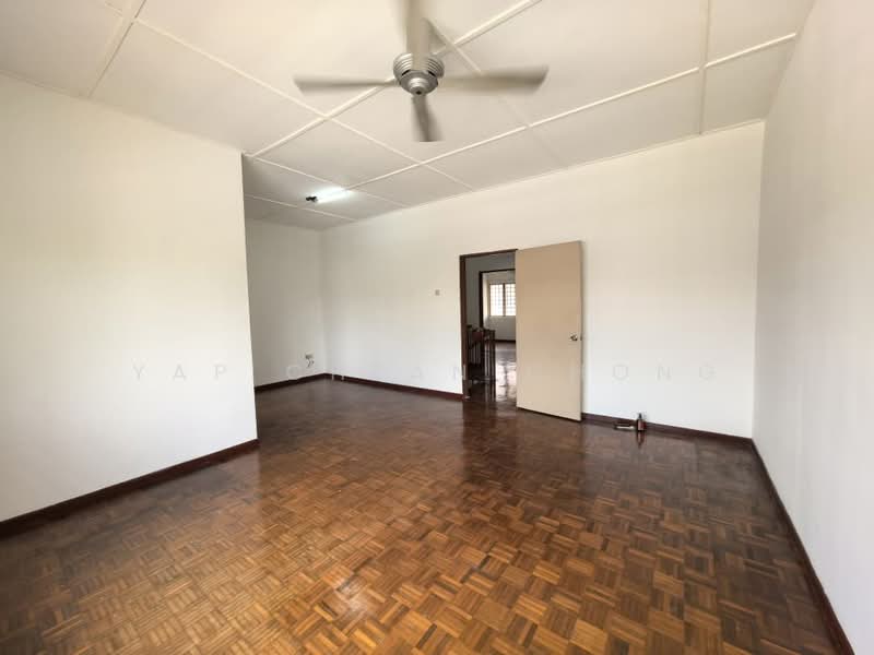 Terraced House for Sale in Seksyen 32, Kemuning Green Ville (Shah Alam) - Yap Chean Chong - Living Room - PropertyGuru.com.my