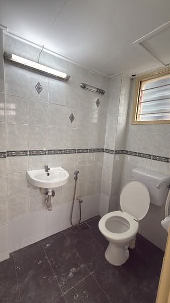 Pangsapuri untuk Disewa di Subang Perdana Goodyear Court 10 - Yee Cheak Chen - Bathroom - PropertyGuru.com.my