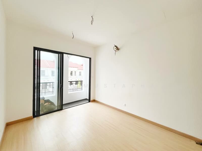 Rumah Teres 2-Tingkat untuk Dijual di Setia Safiro (Cyberjaya) - Arif Mustapha - Balcony - PropertyGuru.com.my