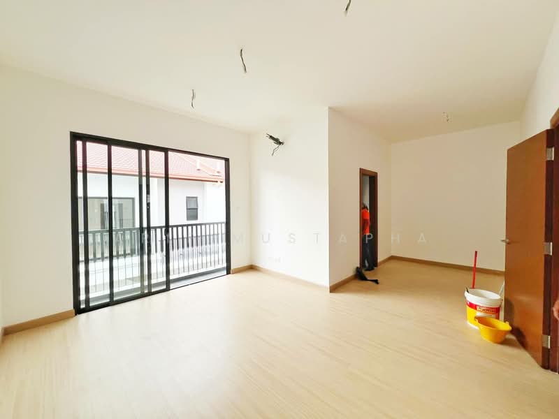 Rumah Teres 2-Tingkat untuk Dijual di Setia Safiro (Cyberjaya) - Arif Mustapha - Living Room - PropertyGuru.com.my