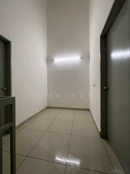 Rumah Teres 2-Tingkat untuk Disewa di Telok Panglima Garang (Selangor) - Aiden Dang - Corridor - PropertyGuru.com.my