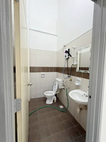 1-storey Terraced House for Sale in Bandar Pulai Jaya (Kulai) - Marvin Lim - Bathroom - PropertyGuru.com.my