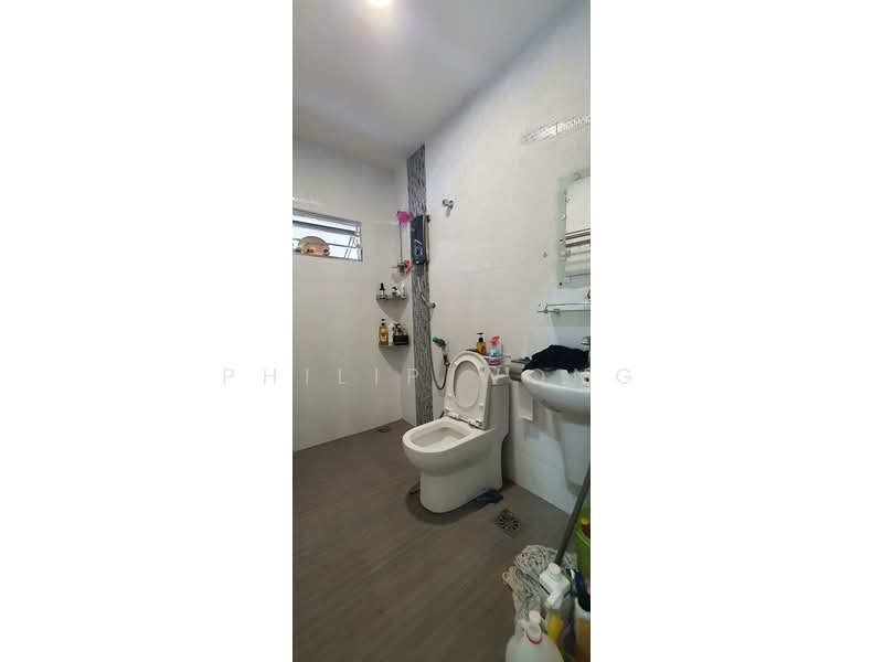 Rumah Berkembar untuk Dijual di Balakong (Seri Kembangan) - Philip Wong - Bathroom - PropertyGuru.com.my