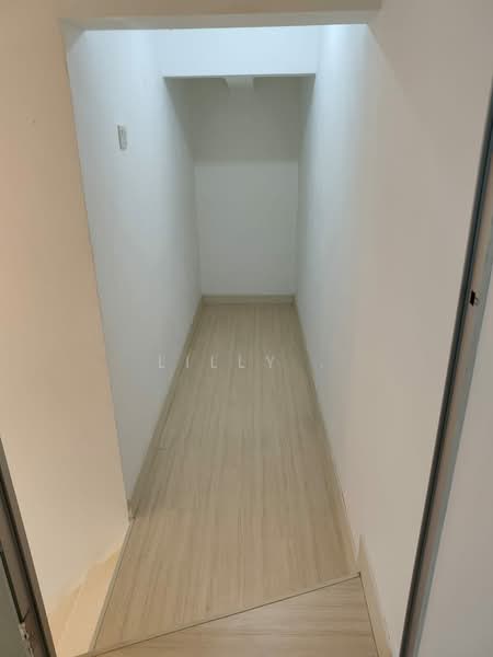 Kondominium untuk Disewa di Boulevard Condominium (BLVD) - Lilly . - Corridor - PropertyGuru.com.my
