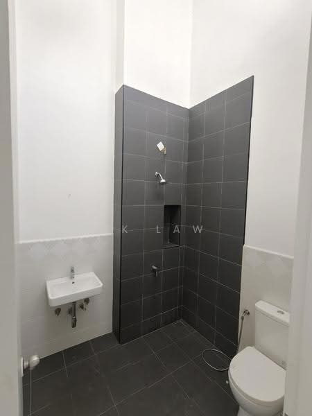 2-storey Terraced House for Sale in Eco Majestic (Semenyih) - CK Law - Bathroom - PropertyGuru.com.my