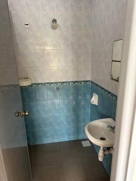 Apartment for Rent at Pangsapuri Danaumas - Salawati Busro - Bathroom - PropertyGuru.com.my