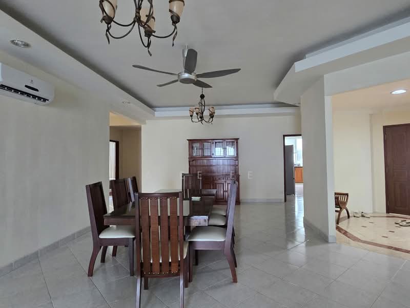 Condominium for Rent at Gurney Beach Resort - A Ee Ee - Dining Room - PropertyGuru.com.my