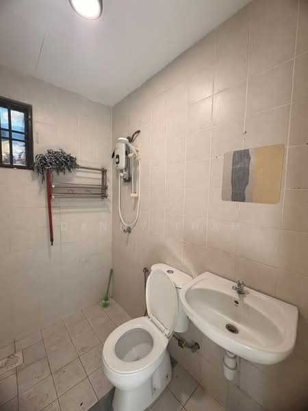 Kediaman Servis untuk Disewa di Diamond Residences - DANNY THAM - Bathroom - PropertyGuru.com.my