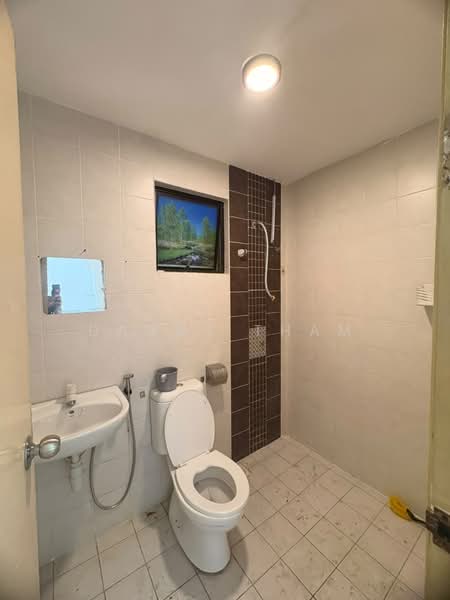 Kediaman Servis untuk Disewa di Diamond Residences - DANNY THAM - Bathroom - PropertyGuru.com.my