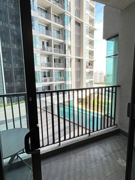 Kediaman Servis untuk Disewa di AraTre' Residences - Serena Lee - Balcony - PropertyGuru.com.my