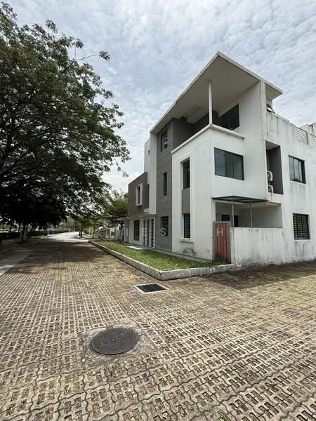 Rumah Teres 2.5-Tingkat untuk Dijual di Cyberjaya (Selangor) - CURTIES CHIN - PropertyGuru.com.my