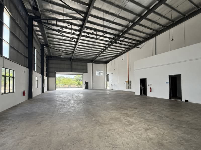 Warehouse for Rent in Serendah (Serendah) - Manddee Wong - Interior - PropertyGuru.com.my