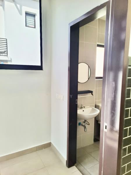 Rumah Teres untuk Disewa di Iskandar Puteri (Nusajaya) (Johor) - Sarah Yusof - Bathroom - PropertyGuru.com.my