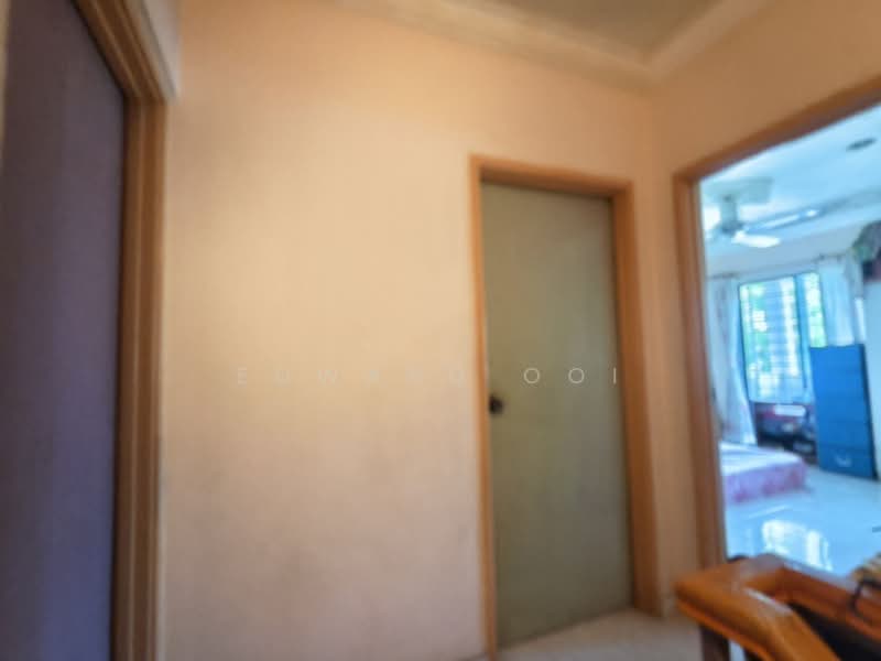 2-storey Terraced House for Sale in Taman Bukit Emas (Balakong) - Edward Ooi - Corridor - PropertyGuru.com.my