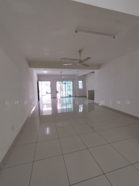 2-storey Terraced House for Sale in Seremban 2 (Negeri Sembilan) - Chong Ming Ming - Living Room - PropertyGuru.com.my