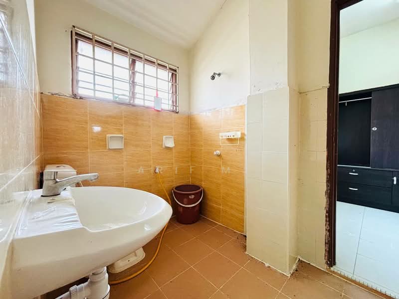 2-storey Terraced House for Sale in Kota Tinggi (Johor) - Arif MS - Bathroom - PropertyGuru.com.my