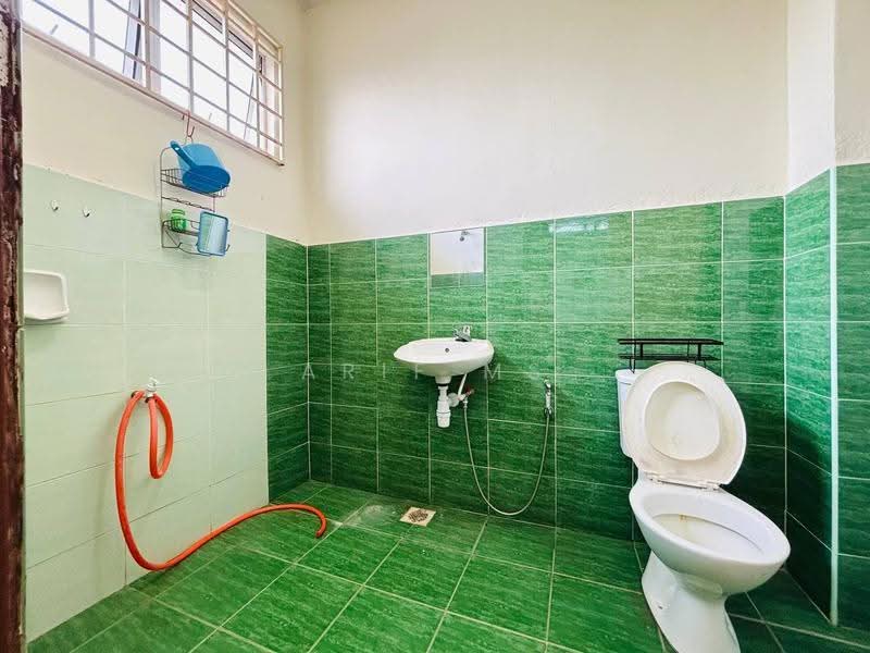 2-storey Terraced House for Sale in Kota Tinggi (Johor) - Arif MS - Bathroom - PropertyGuru.com.my