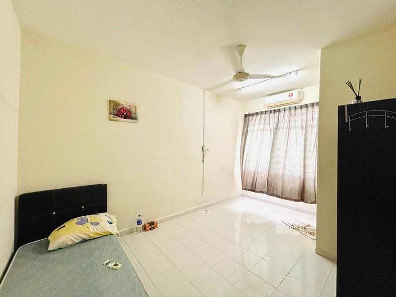 2-storey Terraced House for Sale in Kota Tinggi (Johor) - Arif MS - Bedroom - PropertyGuru.com.my