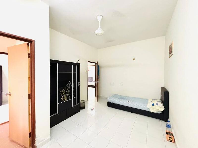 2-storey Terraced House for Sale in Kota Tinggi (Johor) - Arif MS - Bedroom - PropertyGuru.com.my