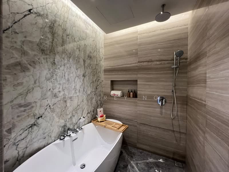 Kediaman Servis untuk Dijual di Imperial Lexis - Jeffrey Ng - Bathroom - PropertyGuru.com.my