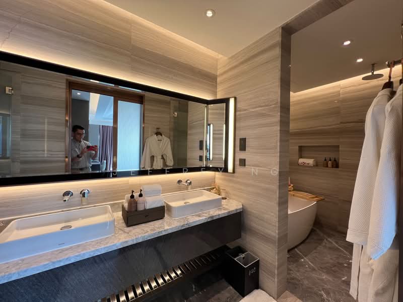 Kediaman Servis untuk Dijual di Imperial Lexis - Jeffrey Ng - Bathroom - PropertyGuru.com.my