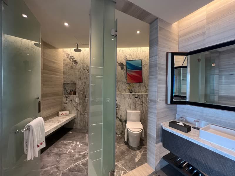 Kediaman Servis untuk Dijual di Imperial Lexis - Jeffrey Ng - Bathroom - PropertyGuru.com.my