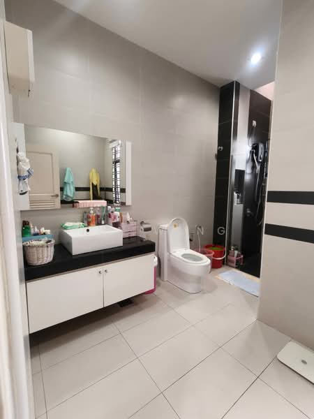 Semi-Detached House for Sale in Austin Crest (Johor Bahru) - Jun Wang - Bathroom - PropertyGuru.com.my
