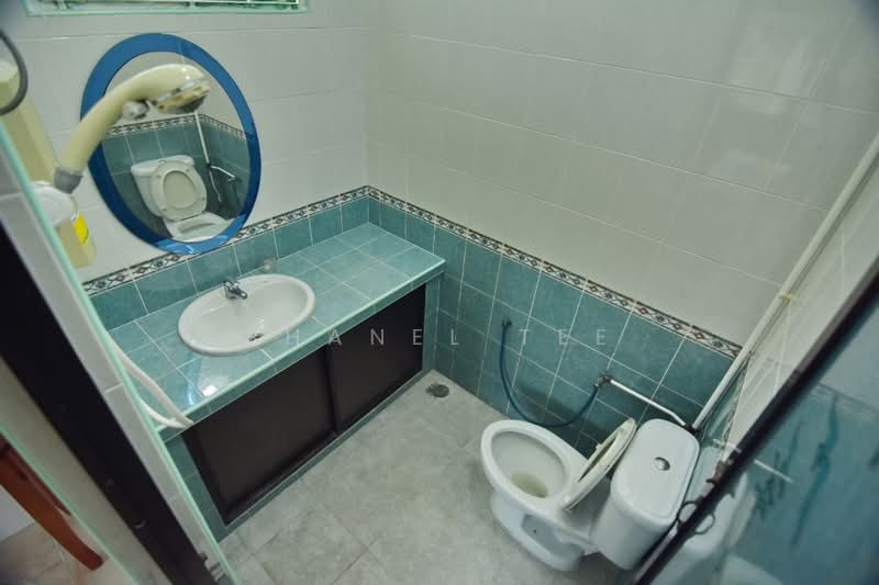 Rumah Berkembar untuk Disewa di Taman Dato Amar Diraja (Kluang) - Shanel Tee - Bathroom - PropertyGuru.com.my