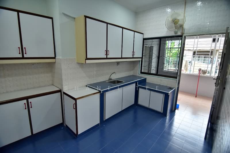 Rumah Berkembar untuk Disewa di Taman Dato Amar Diraja (Kluang) - Shanel Tee - Kitchen - PropertyGuru.com.my