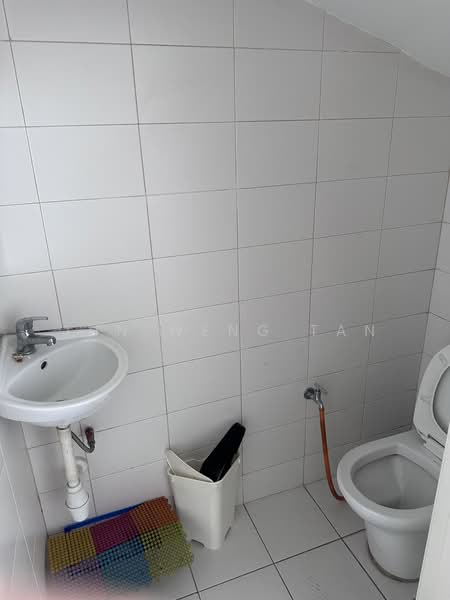 Kediaman Servis untuk Disewa di Greenfield Regency - Jun Weng Tan - Bathroom - PropertyGuru.com.my