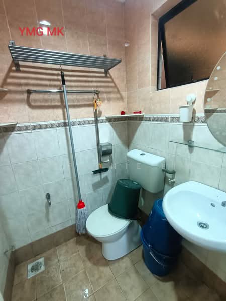 Pangsapuri untuk Disewa di Prima Bayu Apartment - Stephanie Lim - Bathroom - PropertyGuru.com.my