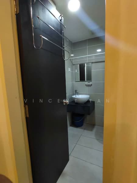 Kediaman Servis untuk Disewa di D'Latour - Vincent Tan - Bathroom - PropertyGuru.com.my