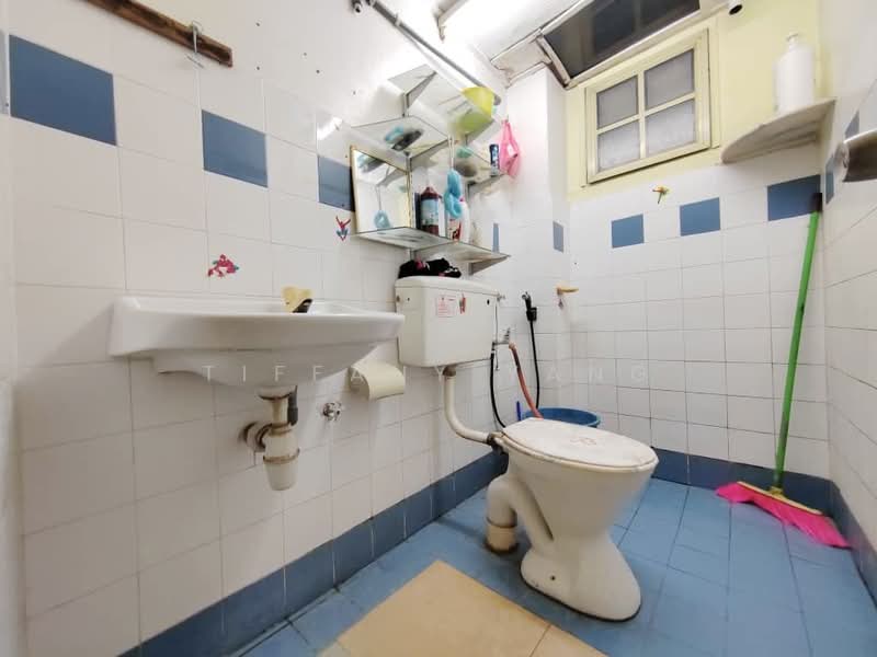 Pangsapuri untuk Dijual di Las Palmas - Tiffany Yang - Bathroom - PropertyGuru.com.my
