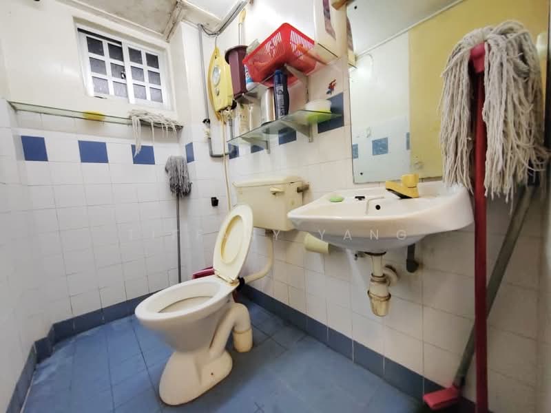 Pangsapuri untuk Dijual di Las Palmas - Tiffany Yang - Bathroom - PropertyGuru.com.my