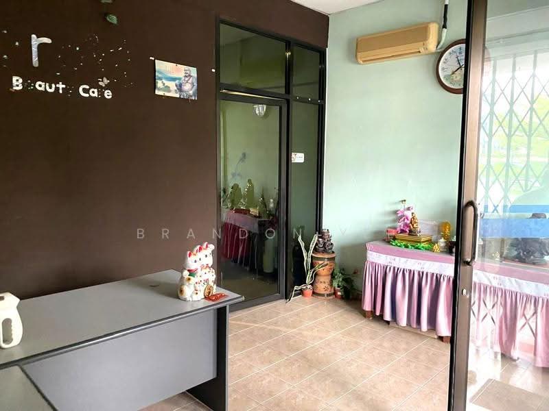 Shop / Office for Rent in Pusat Perdagangan Seri Kembangan (Seri Kembangan) - Brandon Yee - Interior - PropertyGuru.com.my