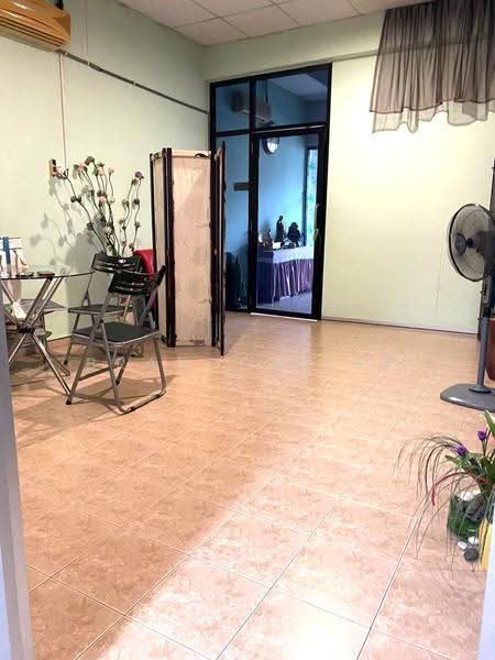 Shop / Office for Rent in Pusat Perdagangan Seri Kembangan (Seri Kembangan) - Brandon Yee - Interior - PropertyGuru.com.my