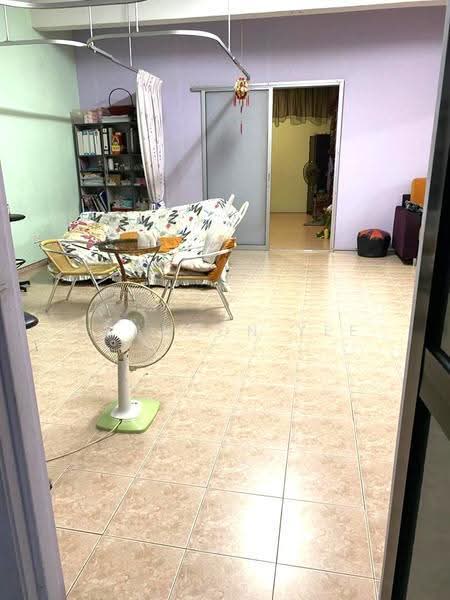 Shop / Office for Rent in Pusat Perdagangan Seri Kembangan (Seri Kembangan) - Brandon Yee - Living Room - PropertyGuru.com.my