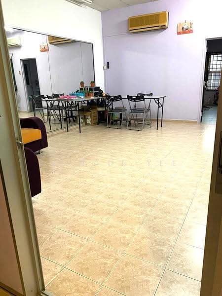 Shop / Office for Rent in Pusat Perdagangan Seri Kembangan (Seri Kembangan) - Brandon Yee - Interior - PropertyGuru.com.my