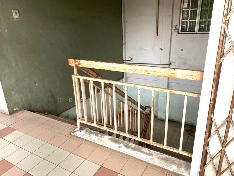Shop / Office for Rent in Pusat Perdagangan Seri Kembangan (Seri Kembangan) - Brandon Yee - Exterior - PropertyGuru.com.my