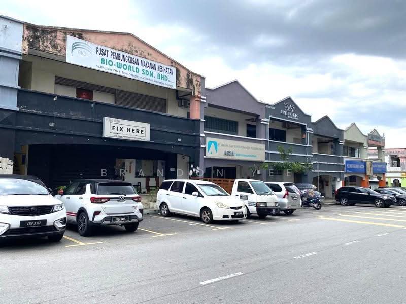 Shop / Office for Rent in Pusat Perdagangan Seri Kembangan (Seri Kembangan) - Brandon Yee - Exterior - PropertyGuru.com.my
