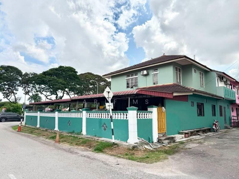 2-storey Terraced House for Sale in Mutiara Rini (Skudai) - Arif MS - Exterior - PropertyGuru.com.my