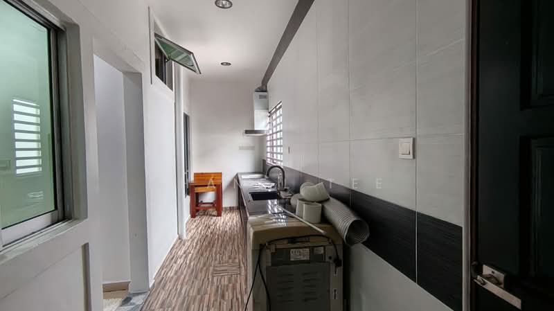 Terraced House for Rent in Bandar Seri Impian (Kluang) - Shanel Tee - Kitchen - PropertyGuru.com.my