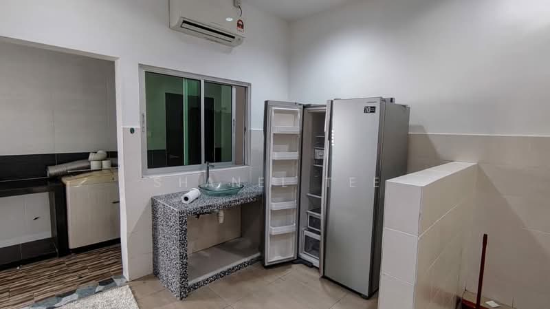 Terraced House for Rent in Bandar Seri Impian (Kluang) - Shanel Tee - Kitchen - PropertyGuru.com.my